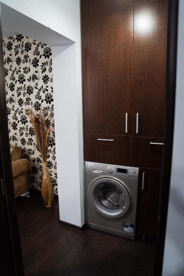 Ultracentral Golden Apartament 2 Szucsáva Kültér fotó