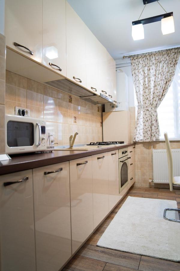 Ultracentral Golden Apartament 2 Szucsáva Kültér fotó